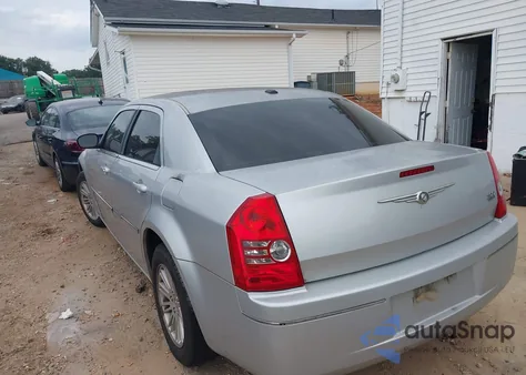 2009 Chrysler 300 Touring из США, поврежденный, VIN 2C3KA53V19H605703